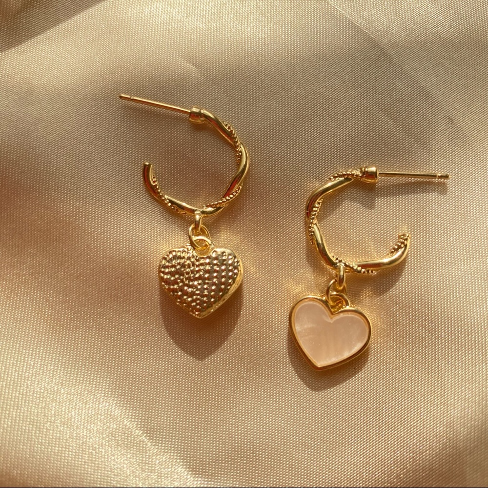 πππLast one Light Pink Heart Twist Hoop Earring - Picture 10 of 13